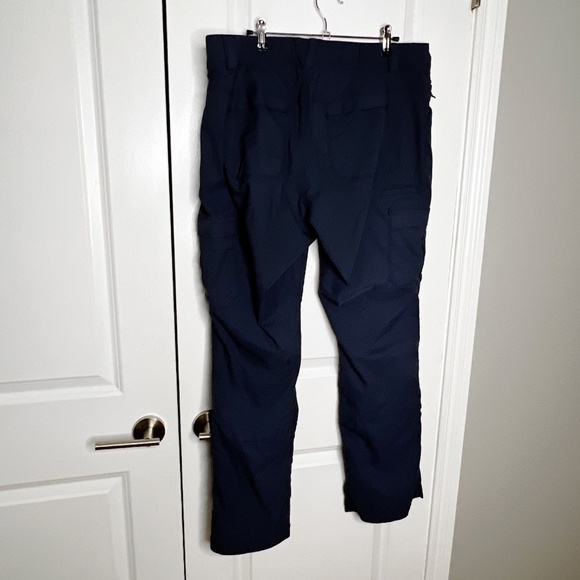 Duluth Dry on the Fly Bootcut Pants Convertible Size 16 x 31 Navy Blue Ink Cargo - Picture 9 of 13